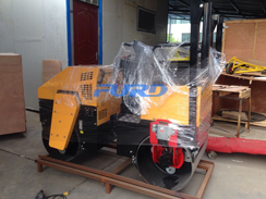 福瑞得機械2噸座駕壓路機、手扶雙輪壓路機準備包裝及時發(fā)貨