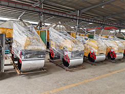 外貿(mào)出口澳大利亞的壓路機、工程照明車包裝發(fā)貨